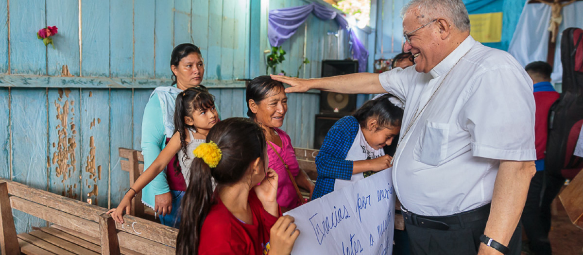 Visita del obispo a Vistalegre