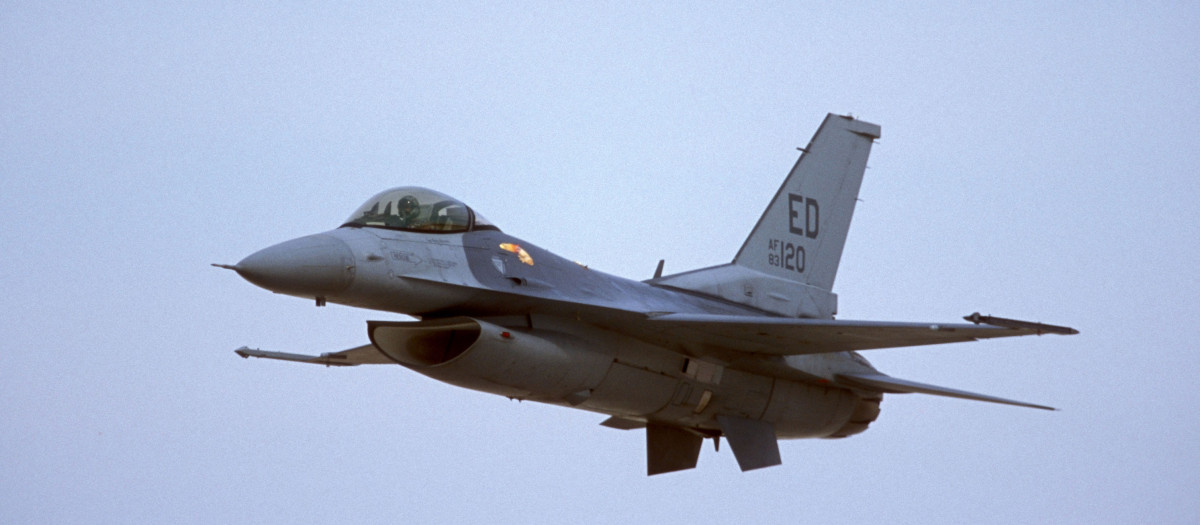 Caza F-16