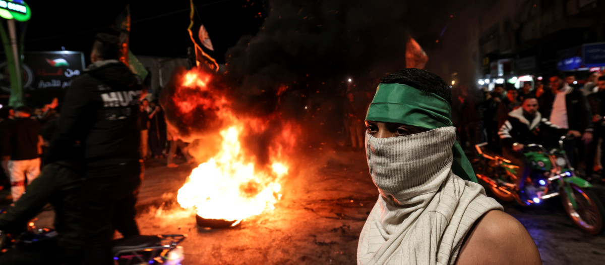 Los palestinos celebran en la ciudad de Gaza el último ataque en Jerusalén Este