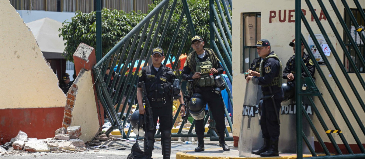 Integrantes de la Policía Nacional de Perú