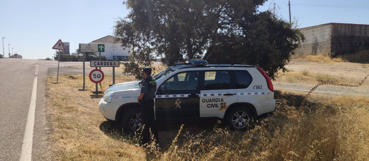 Una patrulla de la Guardia Civil en Cardeña