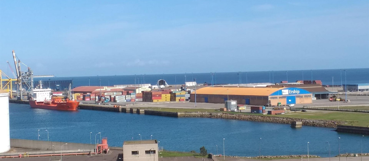 Puerto de El Musel, en Gijón, donde el narcobuque ha permanecido los dos últimos años