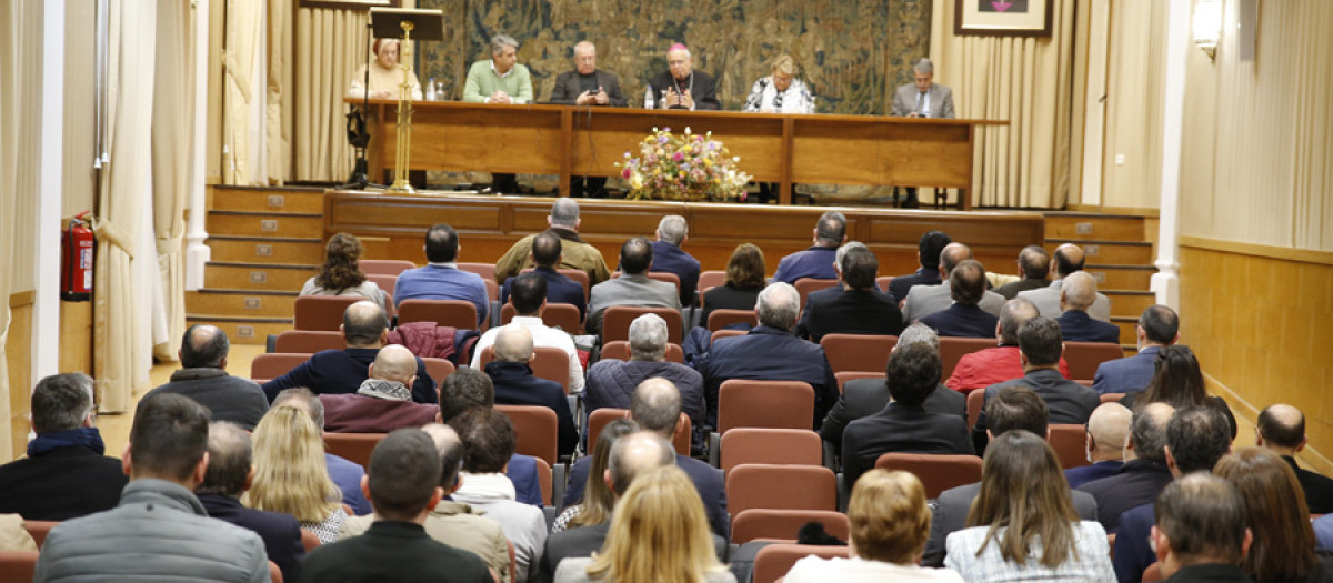 Encuentro anual del obispo con las hermandades