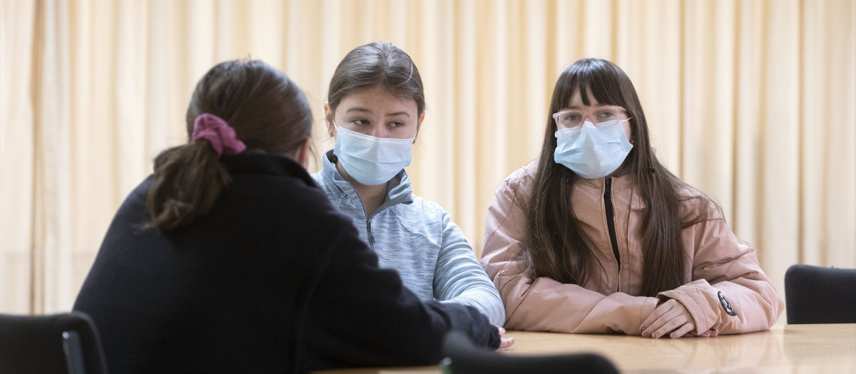 Las ucranianas Lisabetha y Angelina, en el CEIPSO El Cantizal, donde están escolarizadas