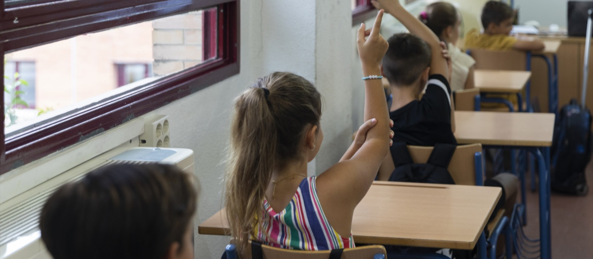 Alumnos del CEIP Escritor Alfonso Grosso durante un día de colegio