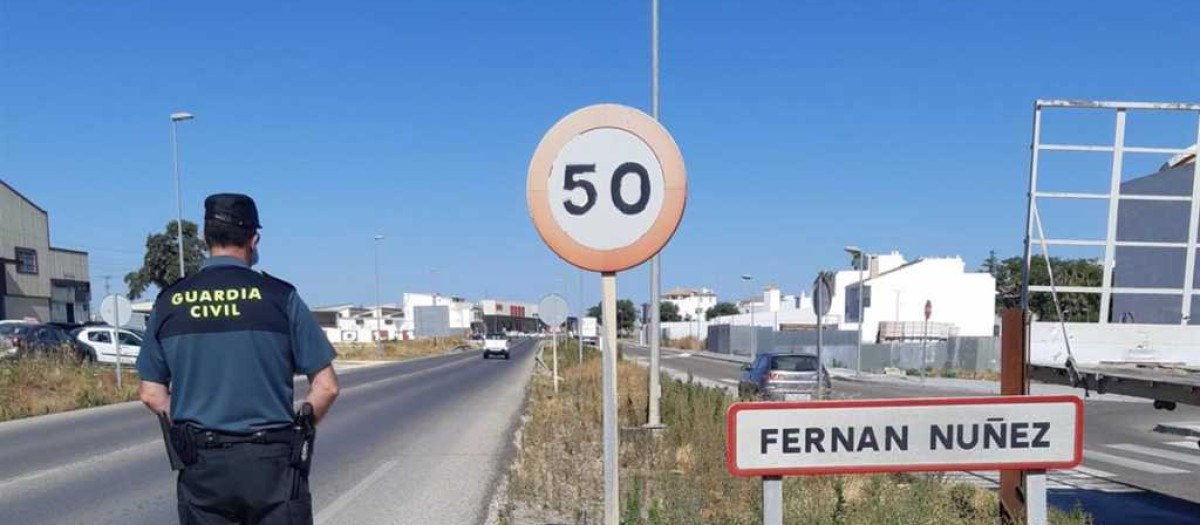 Una patrulla de la Guardia Civil en Fernán Núñez