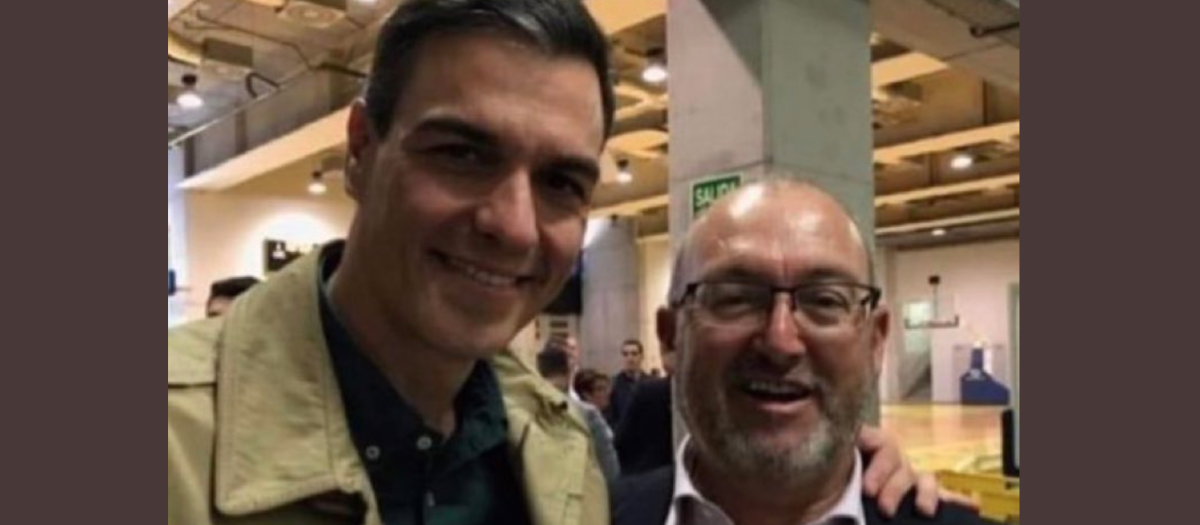 Pedro Sánchez con Juan Bernardo Fuentes Curbelo, alias Tito Berni