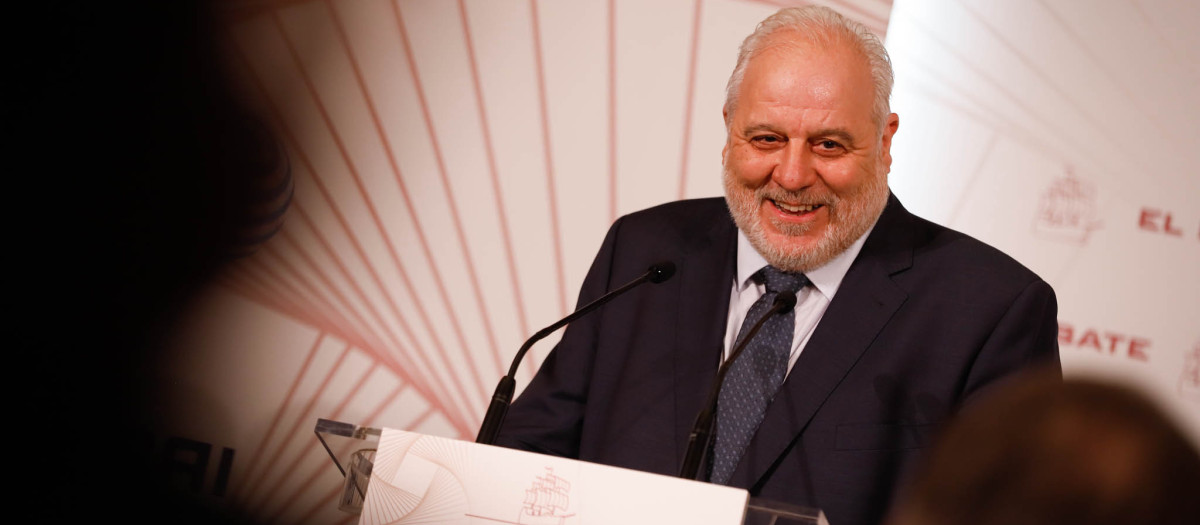 José Luis López-Linares durante su discurso en la gala