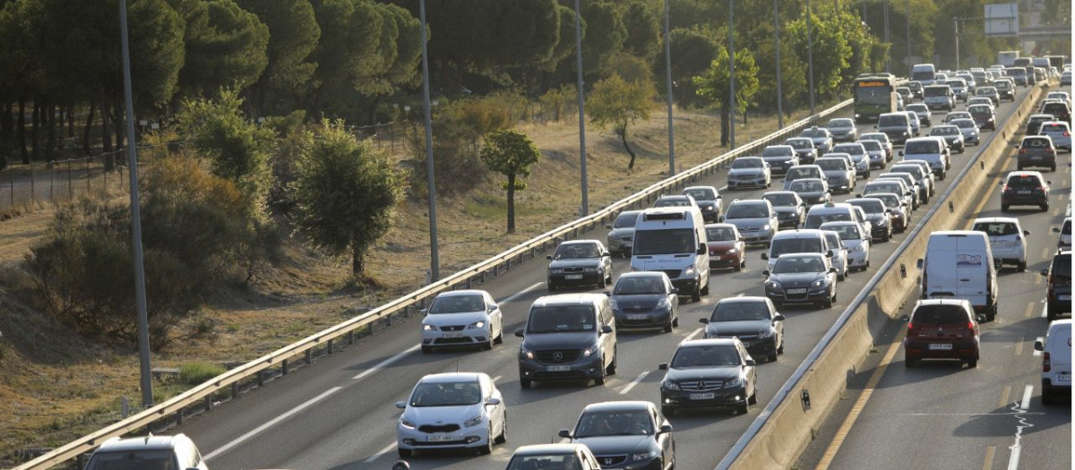 Los coches de combustible deberían desaparecer de los concesionarios en 2035