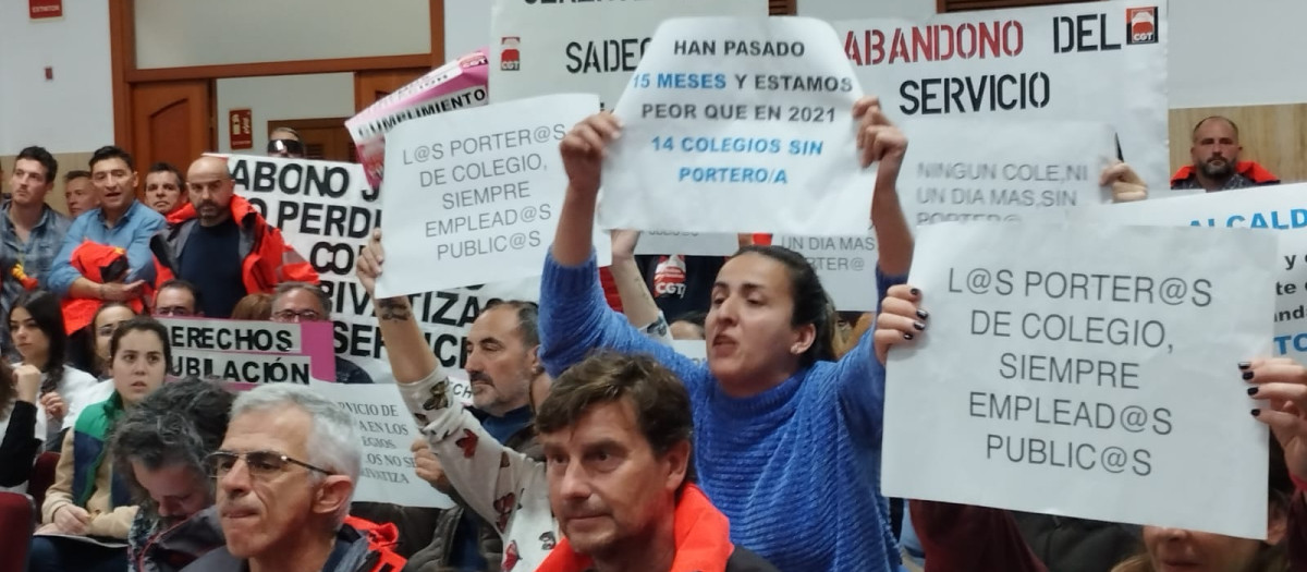 Protestas en el pleno del Ayuntamiento de Córdoba