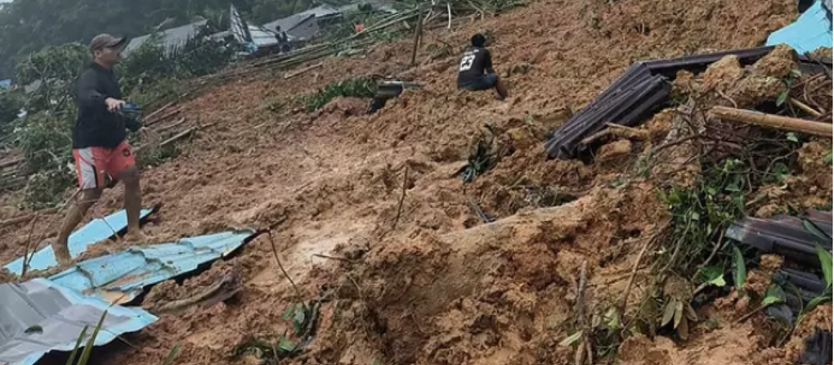 Corrimiento de tierra en el distrito de Serasan, en las islas Riau de Indonesia