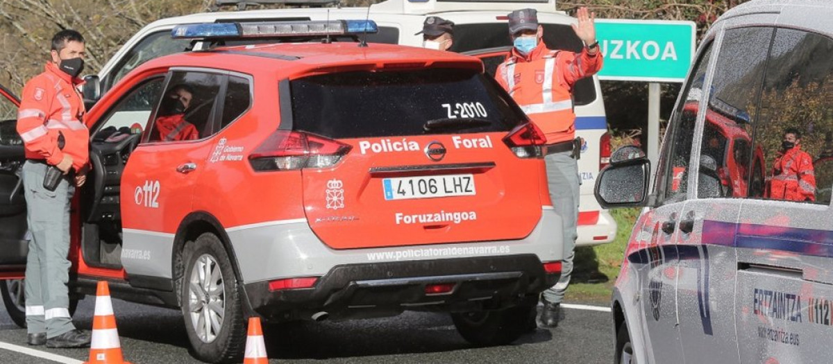 La Policía Foral de Navarra en labores de control de tráfico