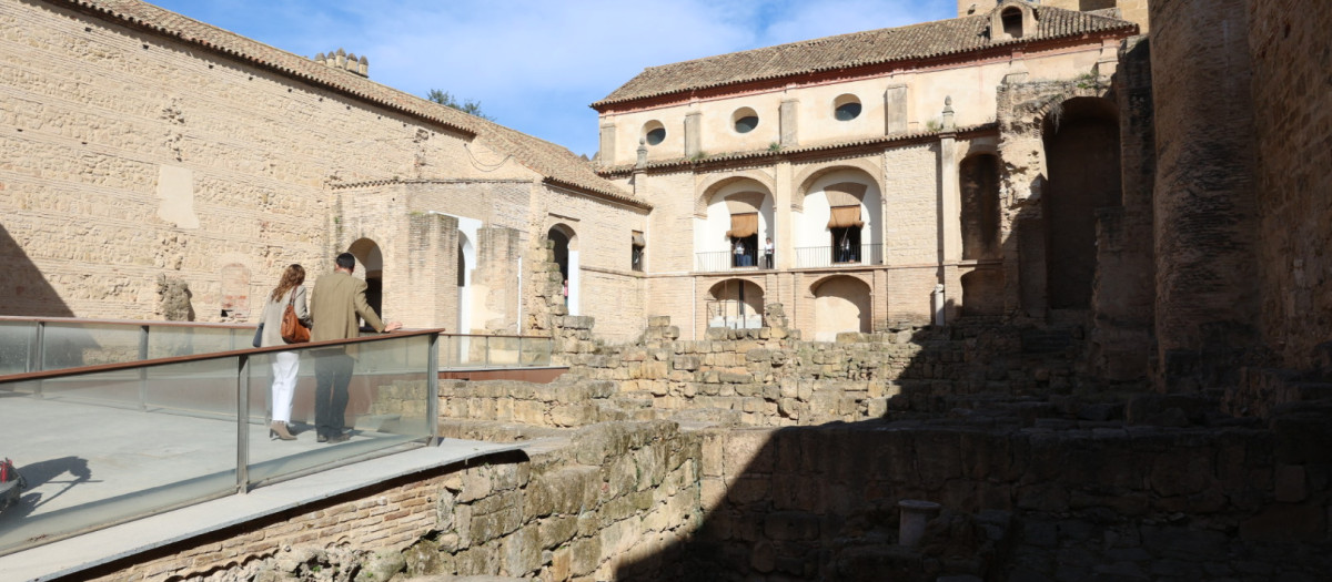 Patio de las Mujeres del Alcázar de los Reyes Cristianos