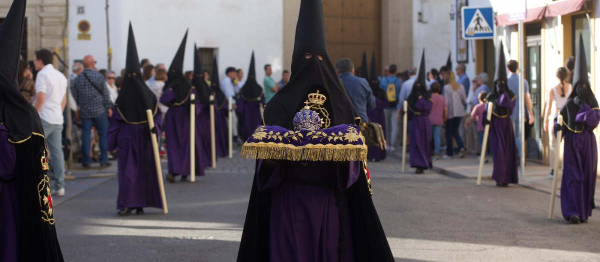 Salida procesional de la hermandad de Jesús Caído