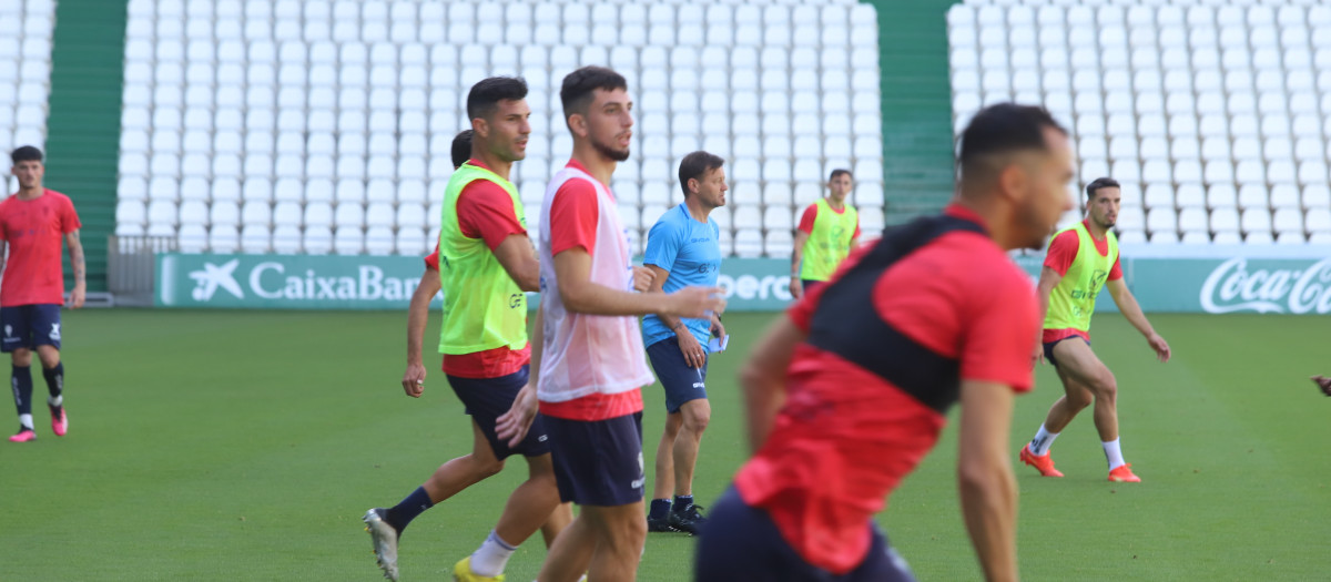 El primer entrenamiento de Manuel Mosquera con el Córdoba en imágenes