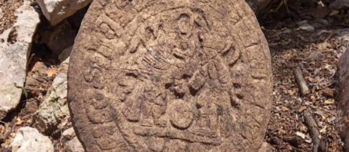 Imagen del marcador de juego de pelota encontrado en la Casa Roja de Chichen Itzá