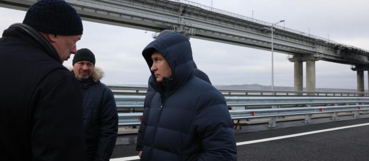 Vladimir Putin en el puente de Crimea en una imagen de archivo