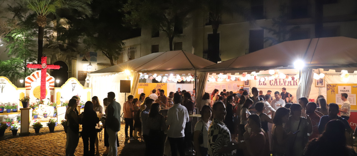 Ambiente del viernes noches en las Cruces de Mayo