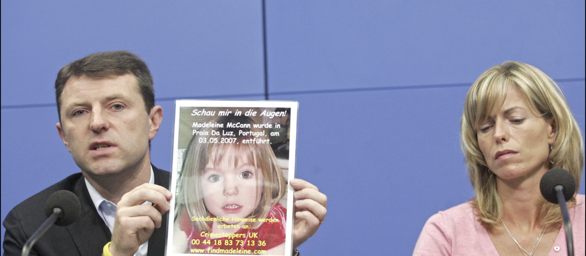 Gerry McCann y su mujer Kate McCann con una foto de su hija desaparecida Madeleine McCann MICHELE TANTUSSI / Action press / © KORPA
06/06/2007
BERLIN *** Local Caption *** 31883264

MICHELE TANTUSSI / action press © KORPA

GERRY AND KATE MCCANN AT A PRESS CONFERENCE IN BERLIN/GERMANY