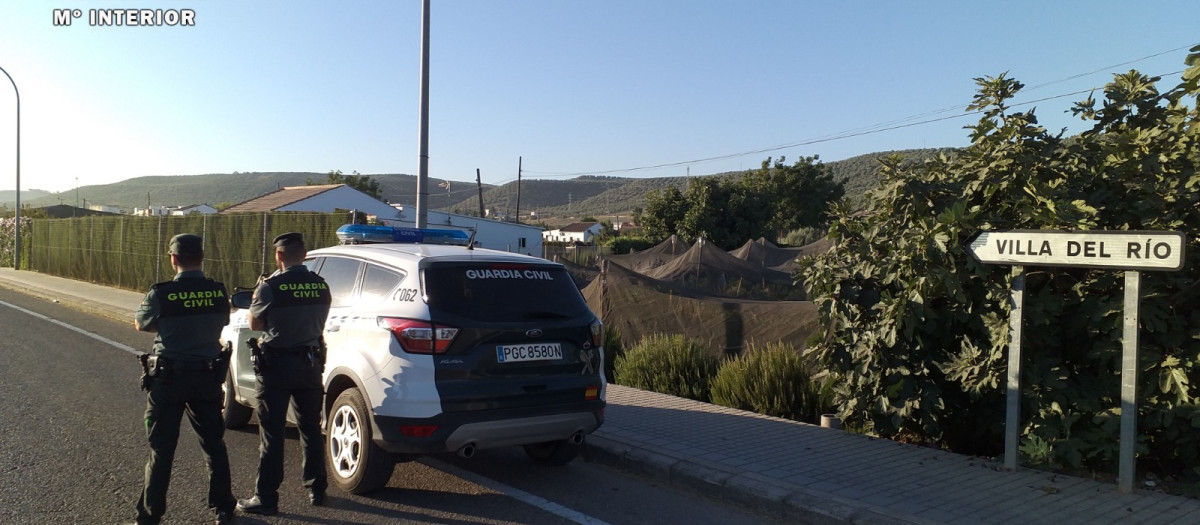 Agentes de la Guardia Civil en Villa del Río