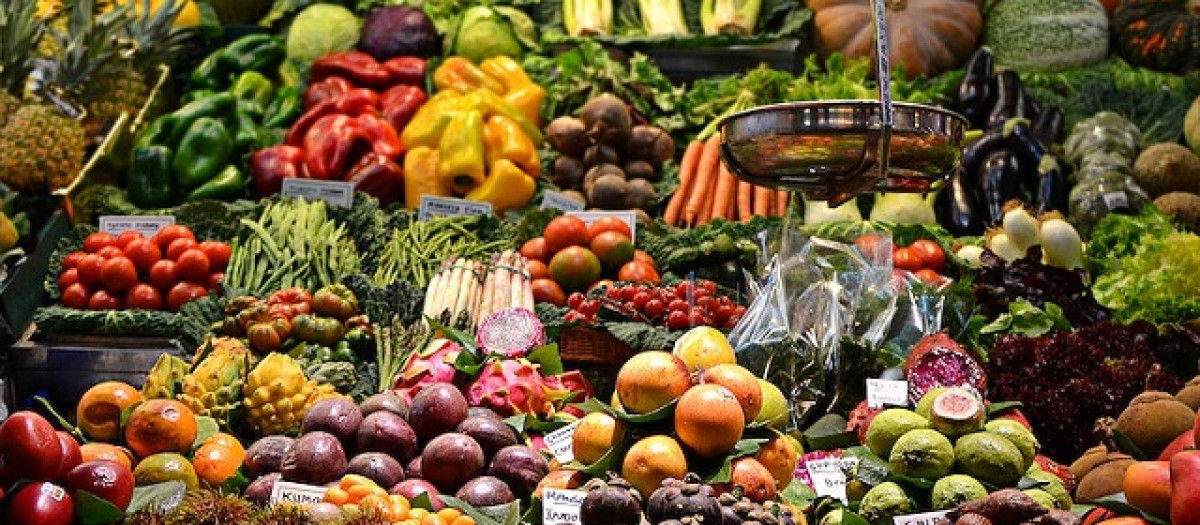 Frutas y verduras en un establecimiento