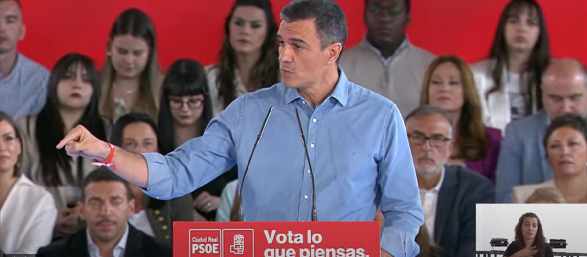 Pedro Sánchez durante su mítin en Puertollano