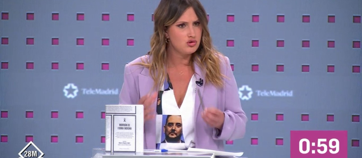 Alejandra Jacinto, candidata de Podemos a la Presidencia de la Comunidad de Madrid, durante el debate