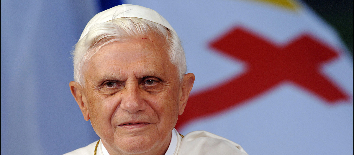 VISITA OFICIAL DEL PAPA BENEDITO XVI A ALEMANIA CON MOTIVO DE LAS JORNADAS DE LA JUVENTUD
Douliery Zabulon / ABACA / © KORPA
21 / 08 / 2005
COLONIA *** Local Caption *** Pope Benedict XVI IN Cologne on Auguste 21, 2005.
Photo by Douliery Zabulon / ABACA
(Pictured: Pope Benedict XVI)