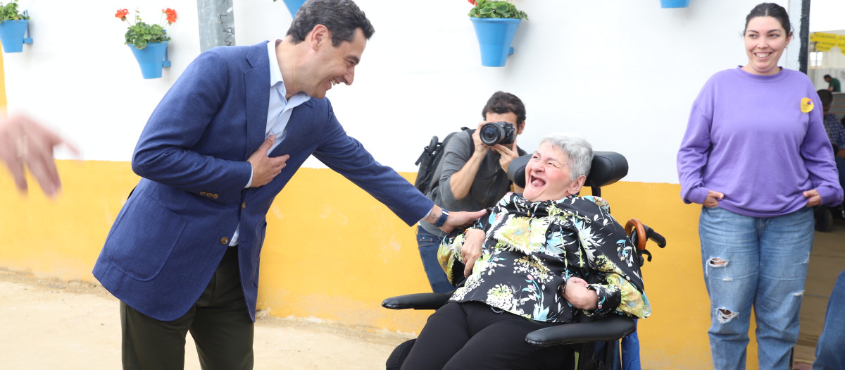 Juanma Moreno y  José María Bellido, visitan la Feria de Nuestra Señora de la Salud