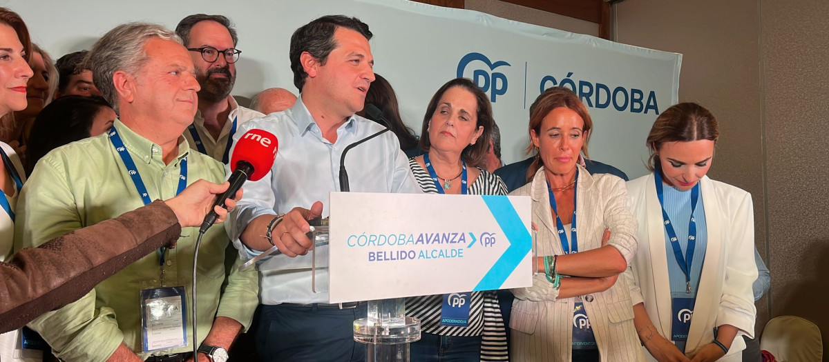 José María Bellido celebra la mayoría absoluta