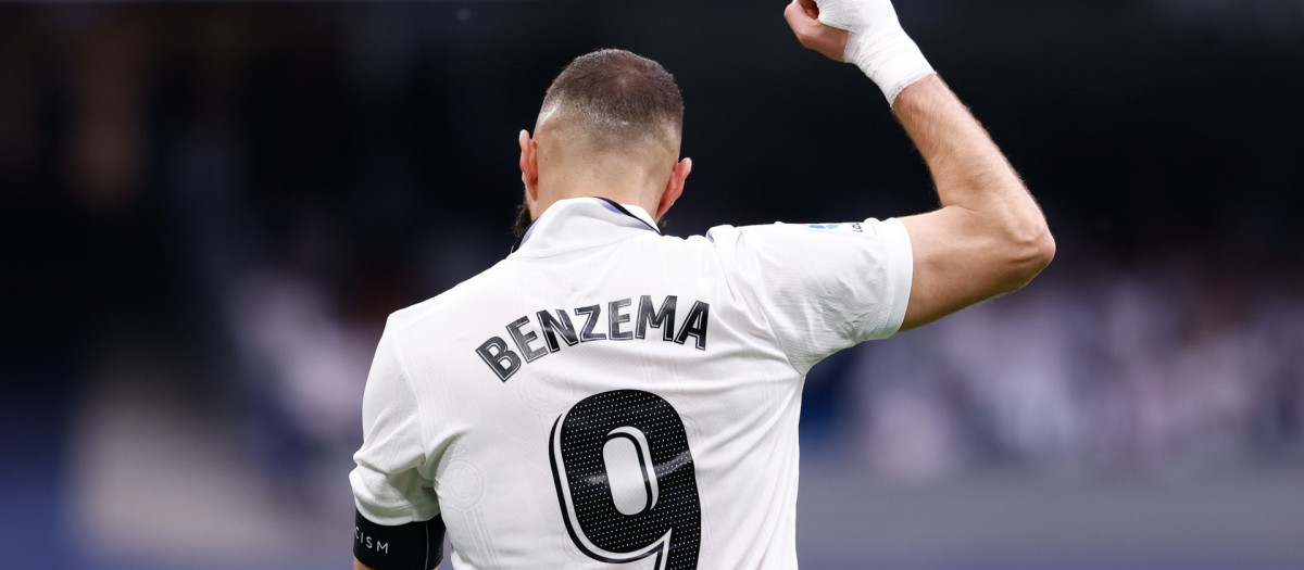 Karim Benzema medita su futuro y sigue sin tener nada decidido