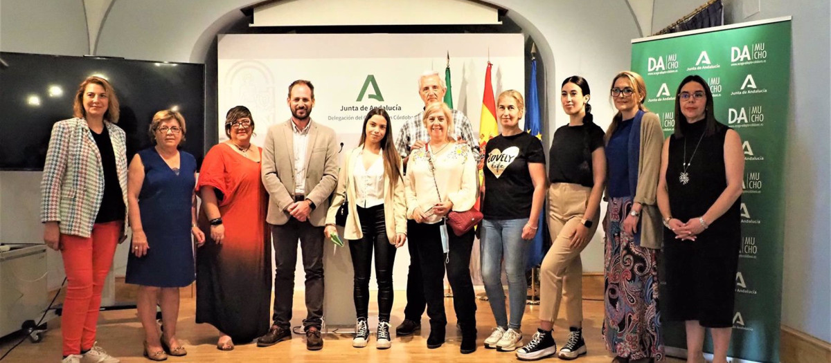 Presentación de la campaña 'Acoger, adoptar, colaborar, DA MUCHO'