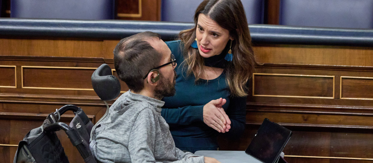 Irene Montero y Pablo Echenique en el Congreso