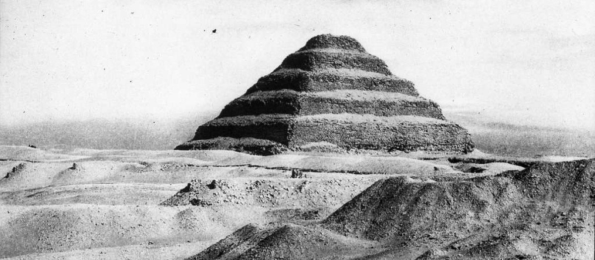 Pirámide escalonada de Saqqara. Fotografía de 1900