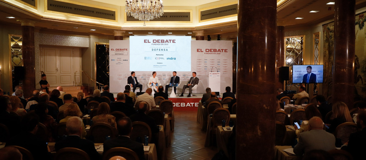 Plano general de las I jornadas de Defensa de El Debate