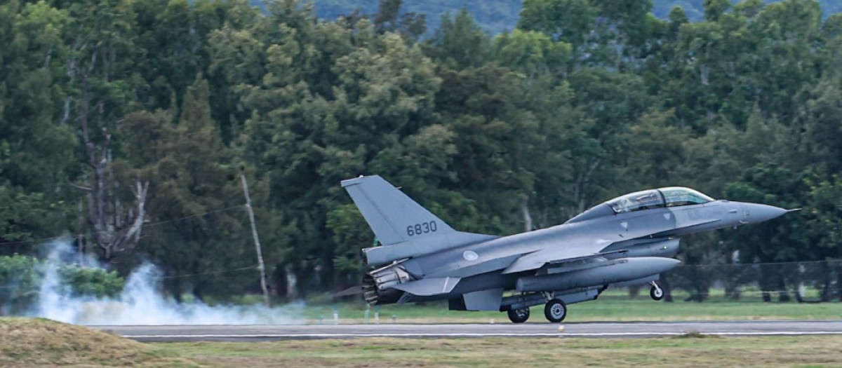 Avión de combate F-16V de la fuerza aérea de Taiwán