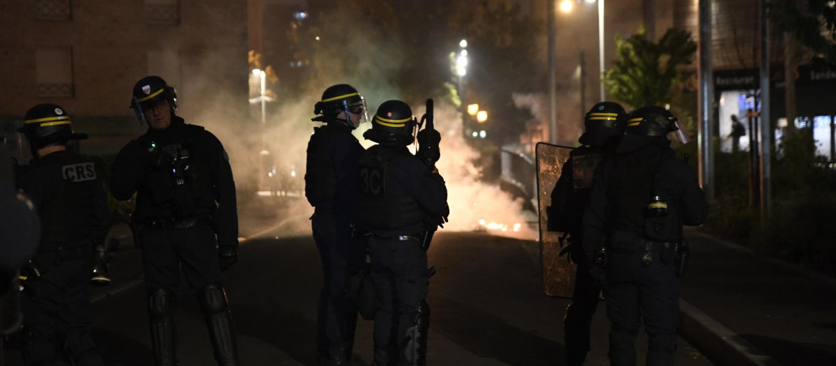 El despliegue policial en Francia no ha evitado otra noche de caos