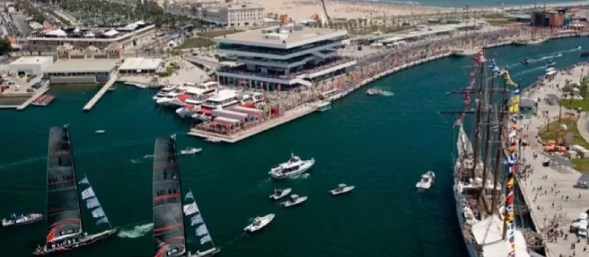 Una de las regatas de la America’s Cup celebrada en Valencia en 2007