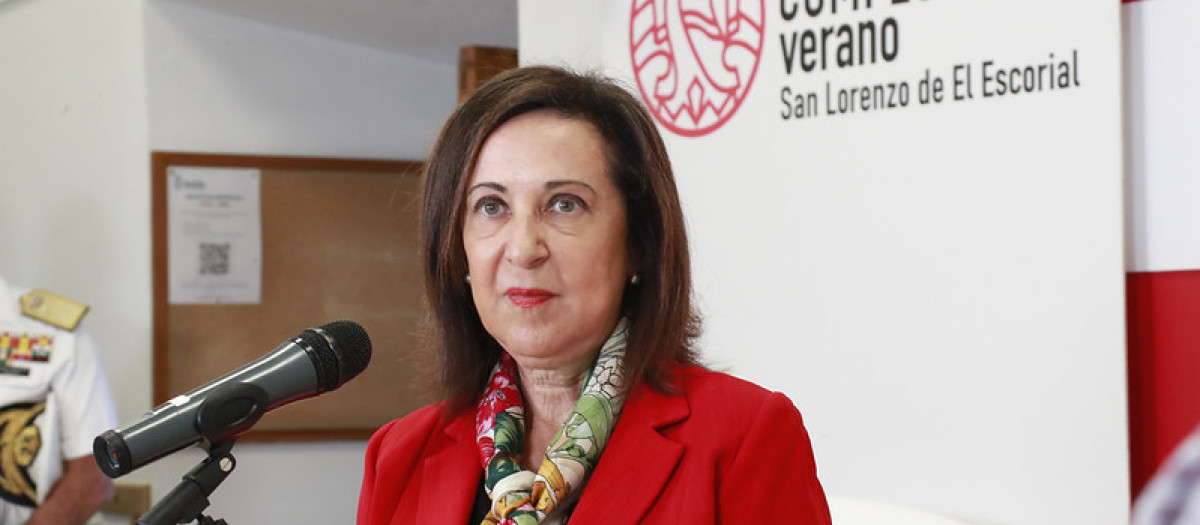 La ministra de Defensa, Margarita Robles, durante el curso de verano