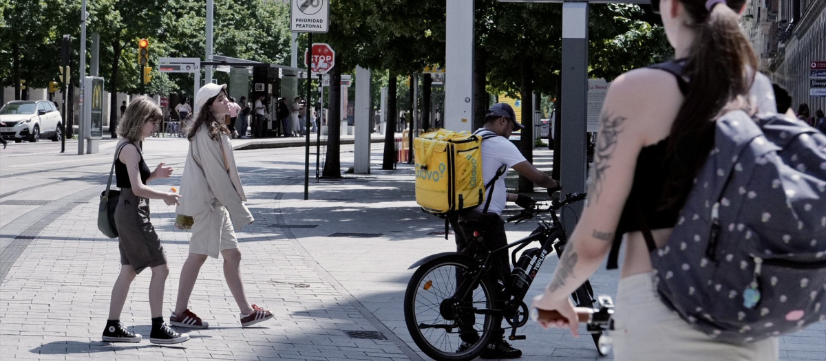 Un termómetro indica 47º de temperatura en Zaragoza