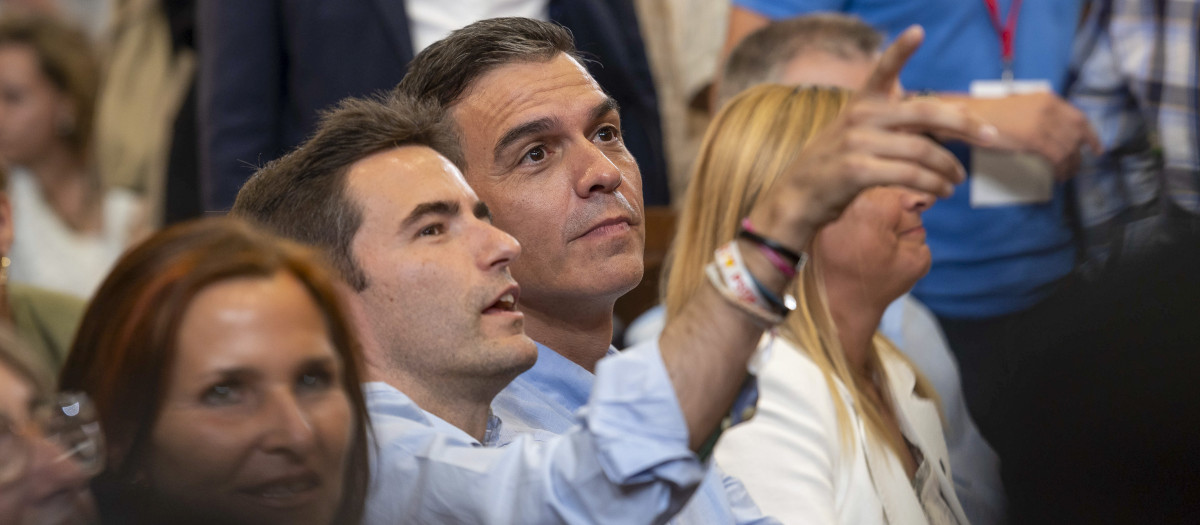 Pedro Sánchez y el número uno del PSOE por Cantabria, Pedro Casares