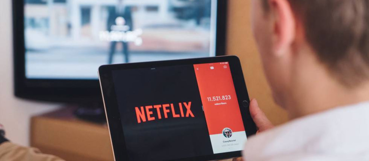 Netflix reproducido en un dispositivo electrónico