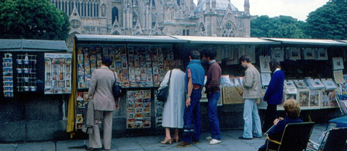 Los 'bouquinistes' del Sena, con Notre Dame al fondo