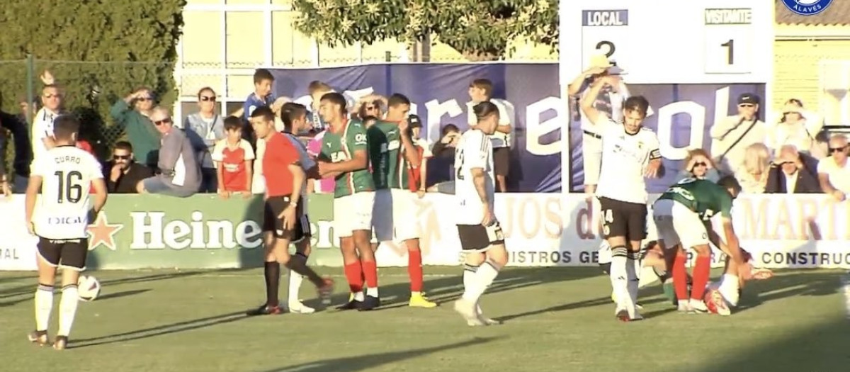 El momento de la entrada que cometieron sobre el hijo de Simeone