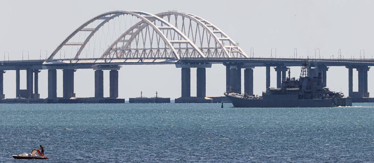 El puente de Crimea, anexionada por Rusia en 2014, se ha convertido en un objetivo de guerra para Ucrania