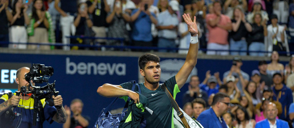 Carlos Alcaraz agradece el apoyo de los aficionados presentes en el Masters 1000 de Canadá