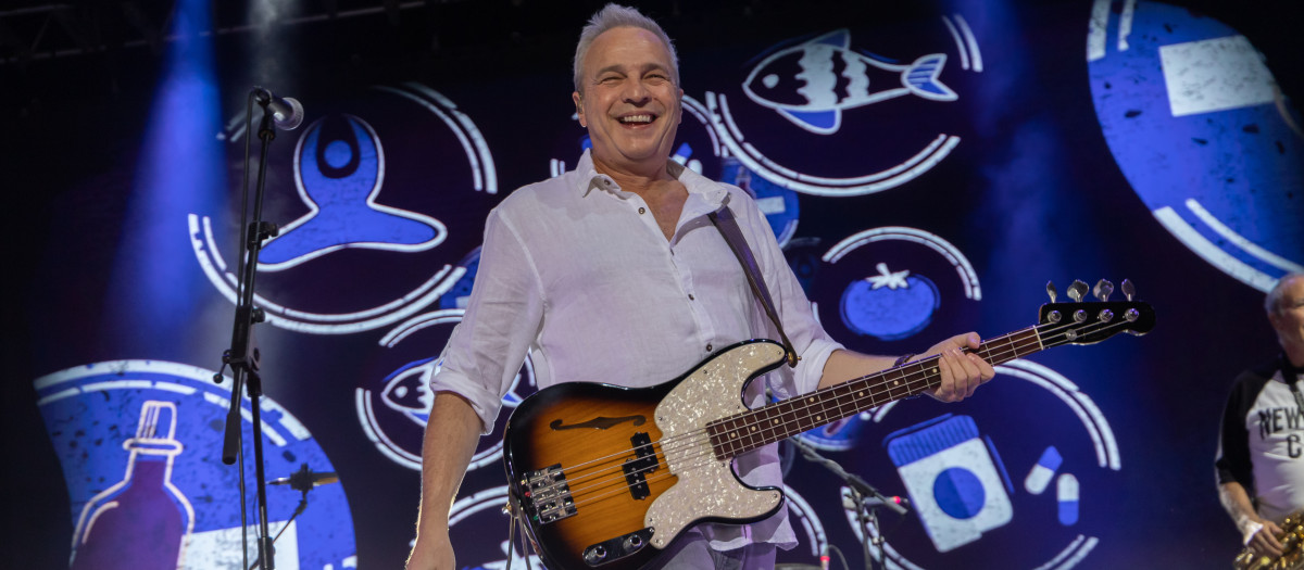 David Summers, durante el concierto de Hombres G en el Festival Starlite de Marbella en 2022