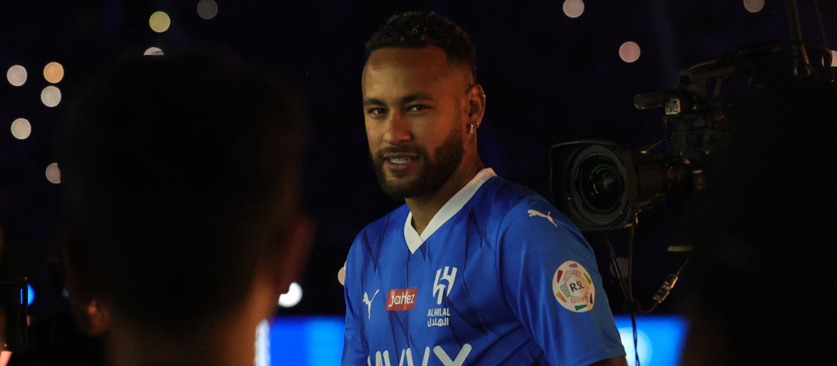 Neymar, durante su presentación con el Al-Hilal