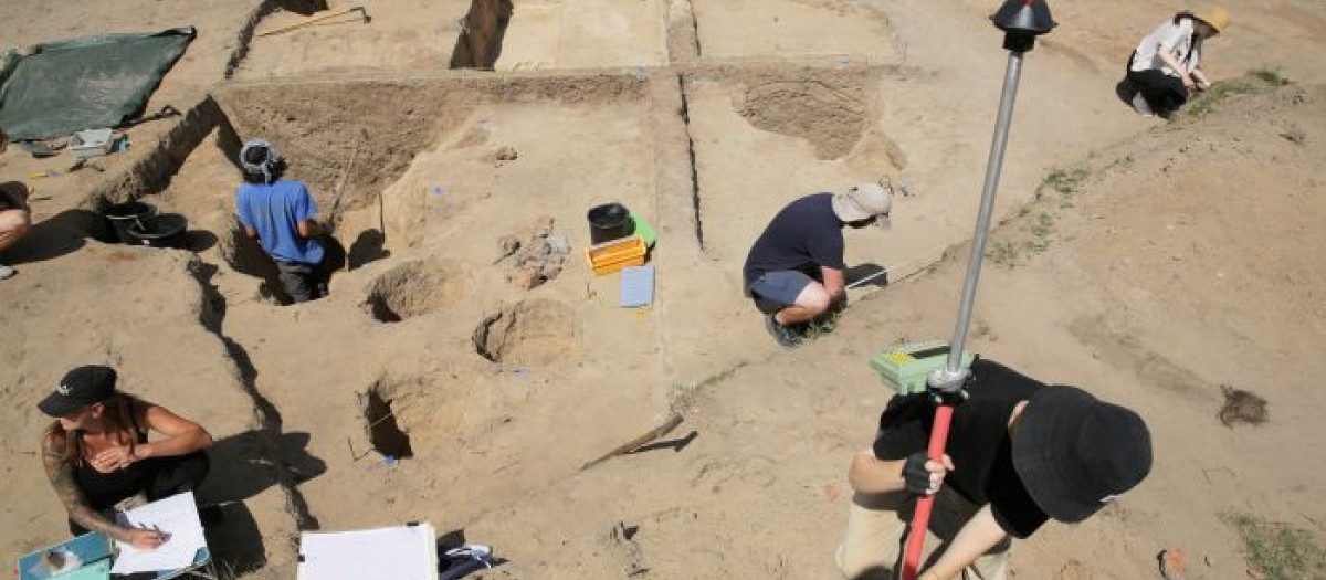 Excavaciones en el primer emplazamiento medieval de la actual Barczewo, en el pueblo de Barczewko