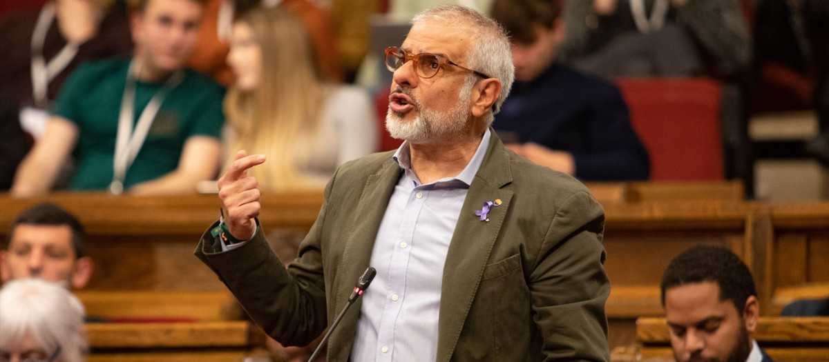 El líder de Cs en el Parlament, Carlos Carrizosa, interviene durante una sesión plenaria en el Parlament, a 24 de enero de 2023, en Barcelona, Catalunya (España). El Pleno del Parlament ha debatido hoy cuestiones como el acoso escolar en los centros del sistema público, las medidas adoptadas en relación con los sectores afectados por la sequía y las políticas de vivienda de alquiler social, entre otros temas.
09 MARZO 2023;BARCELONA;CATALUNYA;PLENO PARLAMENT;SEQUIA;ACOSO ESCOLAR
Kike Rincón / Europa Press
(Foto de ARCHIVO)
09/3/2023